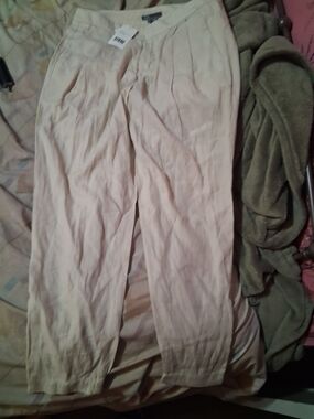 Vince Cream Ankle-Length Pleated Linen Trousers